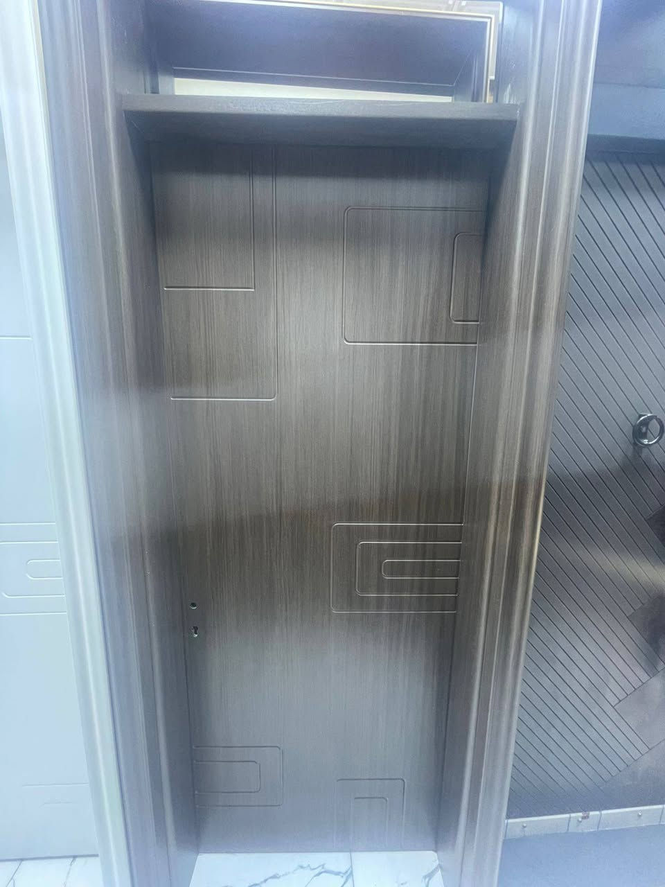 مو مجرد باب… قطعة فخامة تحچي عن ذوقك ✨

هيبة البيت تبدي من الباب 🚪🖤

تفاصيل بسيطة… لكن الفرق واضح 🔥

باب يلفت النظر قبل لا ينفتح 😍

شغل نظيف وفخامة تليق ببيتك 👌

كل باب إلَه شخصية خاصة ✨

تصميم عصري… وإحساس بالفخامة بكل تفصيل 🤎

أبواب تنطي للبيت قيمة وهيبة 💯

الذوق الهادئ دائماً يفوز 🖤✨

موضة اليوم… وفخامة كل وقت 🔥

بابك أول شي يشوفه الناس… خله مميز 😌
للاتصال عل الرقم ***********واتساب
***********
