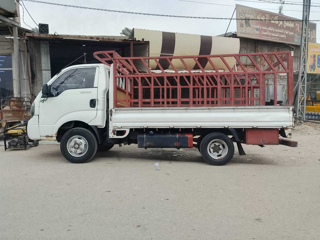 سلام عليكم كيا حمل تك قماره موديل 2014 كفاله عامه ماعدا رصعه بلبنيد محور تانكي 100 تايرات 14 سنويه 2027 باسمي رقم مثنئ مكان السيارة كربلاء طوريج السعر110 وييه مجال بسيط رقم لتلفون  ***********
