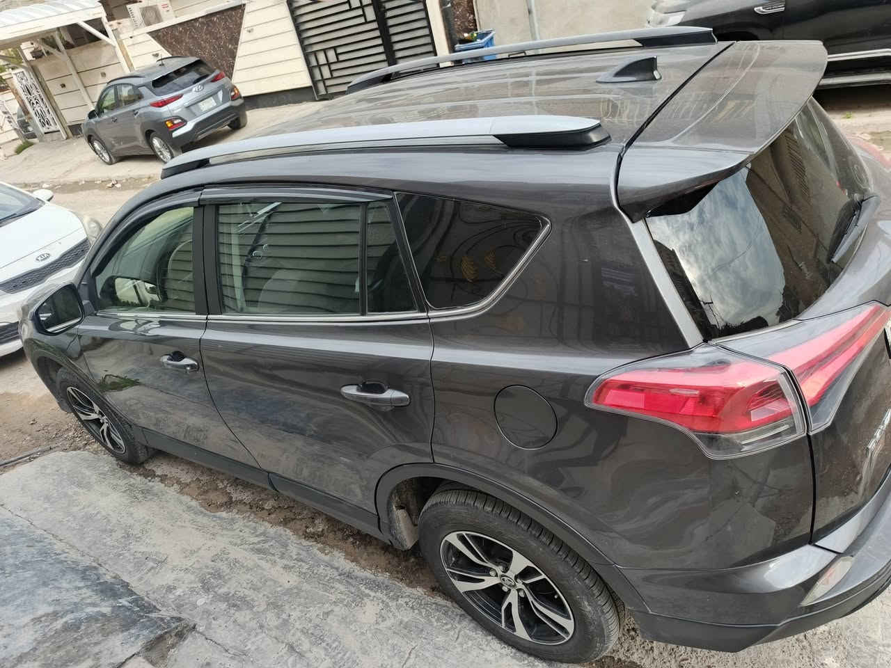 السلام عليكم راف فور ٢٠١٨وارد امريكي رقم اربيل الجديد تحويل وكاله حاضر سنويه ارقام جدد سياره جديده مواصفات  LE محرك ٢٥٠٠كفاله تبريد صدر محرك كير حادث ها فقط باب الي وره السايق مبدله فقط بجم كبس سعرها ١٦٥وبيها مجال مكاني بغداد عامريه ***********ابو احمد ٠٠٠
