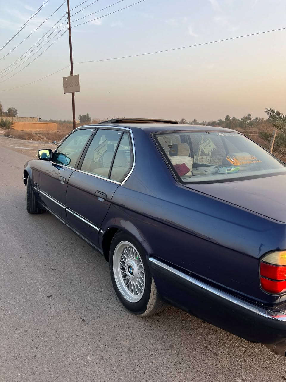 السلام عليكم
بي ام دبليو 
730
مكينه V8 وارد يابان صالها 13يوم من شديتها 
لون حبري  داخل جديد كله لبلادي مالها جديد بس لكشنات تعبانه ودوشمتهن 
داخل صاج بلادي 
سنتر لوك 
كامره خلفيه 
جام اربعه كهرباء 
تبريد قطعتين بس يحتاجله غاز عل فحص 
تايرات نص عمر 
لايت زنون كهربائيات كلها شغاله 
شاشه اندرويد مع دمام بجنطه 
رقم بغداد بسمي سنويه ساقطه عليها غرامه 100الف تحويل شوكت ميعجبك 
سعر 65
***********
