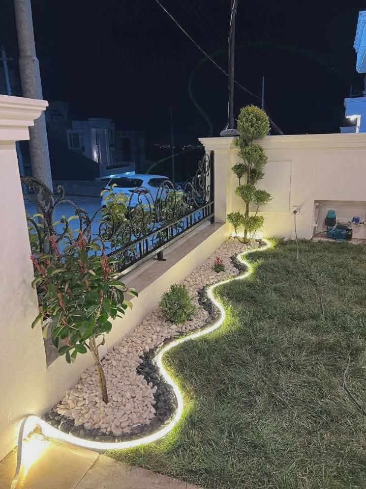ترتيب وتصميم الحدائق داخل المجمعات وخارجها.
*********** 📞📞
