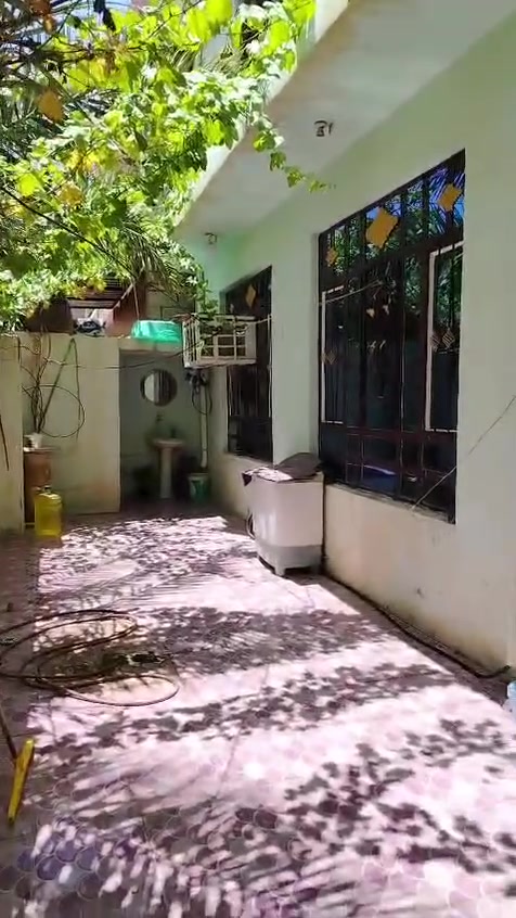 إسلام عليكم بيت للبيع مساحه 150متر واجه 10ونزال 15 ٣غرف نوم كامل وجاهز واي نقص مابي العنوان اراشديه مقابيل القدس حي ذو لفقار طابو زراعي سند 25 السعر 110 مليون وقابل لتفاوظ التصال *********** او خاص 
وتوجد كافت العروظ
