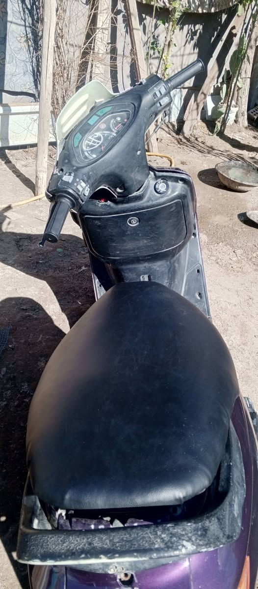 فراشة فحل للبيع اي نقص مابيها تجي تفحص تشتغل هندر واحد شرط كهربائيات كاملة باتري جديد لايت جديد يدات جدد ودكم كلها جدد جوزة جديدة كابريته جديد الأصلية ام قوطية الخضرة جوين جديد كفرات كاملة وسوادات كاملة تايرات جدد مبدلهن كلها دراجة تخبل عوزها فقط سلف عطلان وماكنيت هم يتبدل . 

السعر 400 وبيه مجال كلش قليل 
رقم ***********
