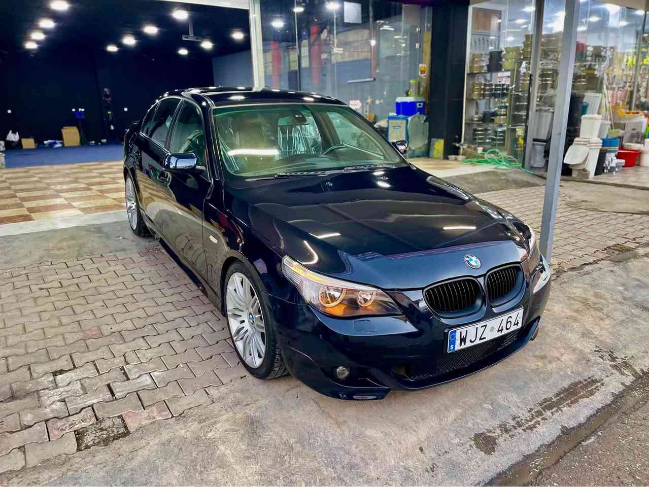 Bmw e60 model 2005 
مەنەفیست ئیبراهیم خەلیل ٢٠٢١ داخل بوە مەکینە ٥٢٥ بەنزین گیر تۆماتیک کوشن کارەبا کوشن هیتەر شاشە هەمو گیانی بەشەر ت دەعامی بۆ دەعامی یەک دینار مەسرەفی نیە شوختو ساردی نیە شوین رانیە گۆرینەوەش ئەکەم بەشتیک بەدلم بیت 
نرخ ٨٤ گەلا
Watsap ***********
شوین رانیە السليمانية, العراق

