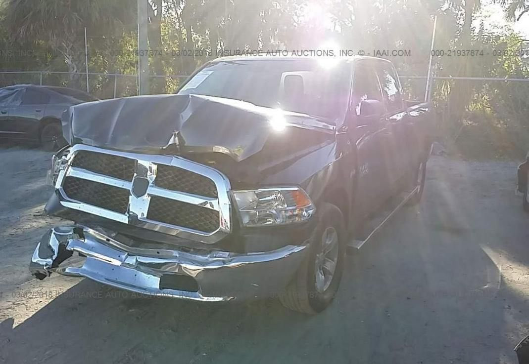 السلام عليكم
رام كلاسك 
1- باب طويل 
2- بدي طويل 
3- تو ويل درايف
السياره بيها جراد بسيط بمكانات الصبغ مال امريكا.. 
مكينة 8 سلندر دفع خلفي فقط
تحتاج ملاحظات بسيطة ... 
السعر 23 مليون وبيها مجال للشراي 
***********
