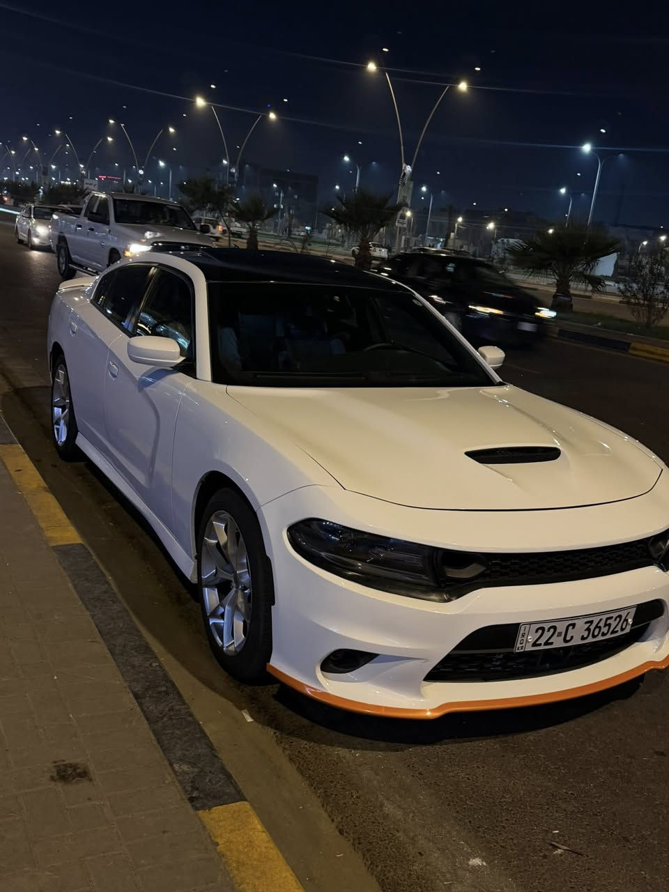 سلام عليكم جارجر 2018 كفاله ماعدا البنيد مبدل مال جيتي بنيده الاصلي موجود مكفول حتى من شخط 
سيارة مفوله موصفات كشنات حضن لون اسود وكريمي 
رادار امامي وخلفي 
سيارة بيها صدعات رجعته بارد فقط وقطرت صبغ مابيها 
الرقم ***********
مكان السيارة : البصرة 
السعر :٢٣٥ وبيها شوي مجال
