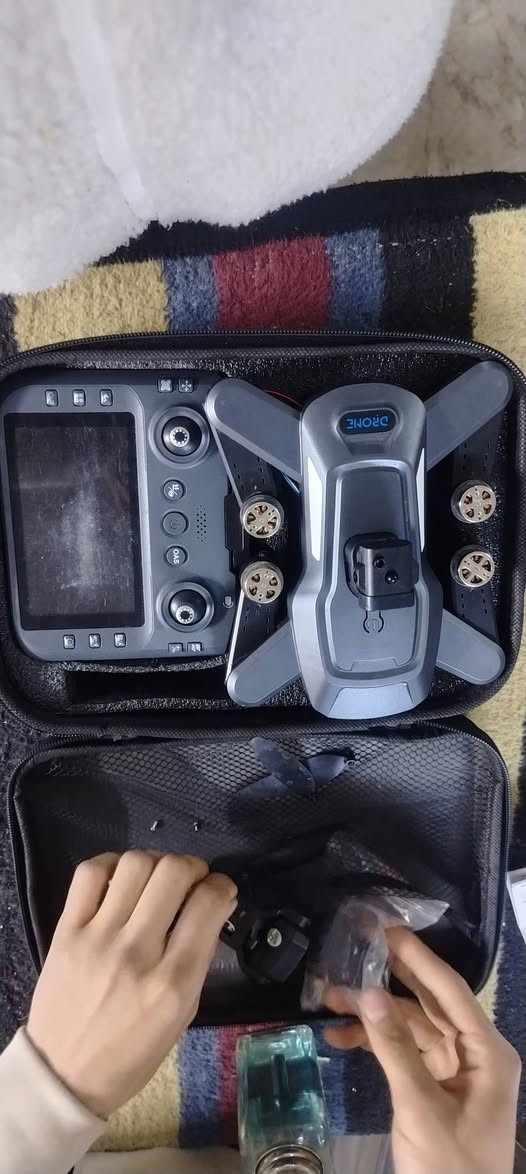 متوفر درون بس بيه واحد من المحركات وكف جوستك شاشه تصويره يجينن بعده جديده بس واحد من المواطير وكف عندي ابيعه فحم كامله كل ملحقاته حته فلاش ورام وريش احتياط وياه اعله سعر تصل ابيعه


**إذا كنت صاحب هذا الإعلان وتريد حذفه لأي سبب، رجاءا أرسل رسالة إلى الدعم الفني**