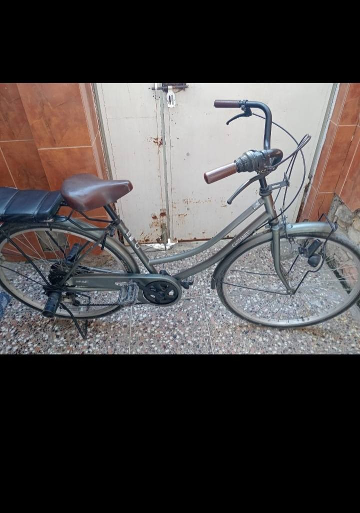 بايسكل ياباني اصلي 5 كير  مال الشرطه سايتاما تجي اشوفه بعينك  تمشي بي وتصعد بيه ماعجبك لا تاخذه  وبعينك تعال ترجمة الماركة مالته السعر 150


**إذا كنت صاحب هذا الإعلان وتريد حذفه لأي سبب، رجاءا أرسل رسالة إلى الدعم الفني**