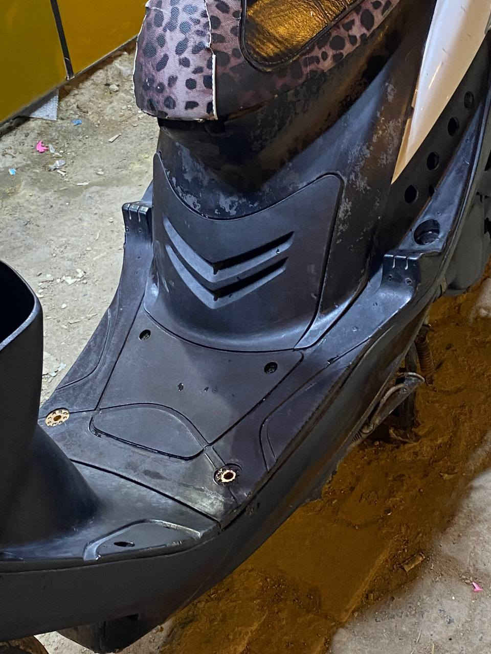 ماكس للبيع سعرها 550 ألف 
الدراجه نكرة سلف كلش حلوة ونهضي ومشي ومعدل
عوزها هورن واشاير ما يشتغلن فقط 
والدراجه قسم بالله ماعرف مفتوحه أو لا .. ولا اعرف اي شي بيهن مجرد اشغل وامشي بيه ما يوم وكفتني بشارع 
الناصريه مركز الصالحيه ***********
