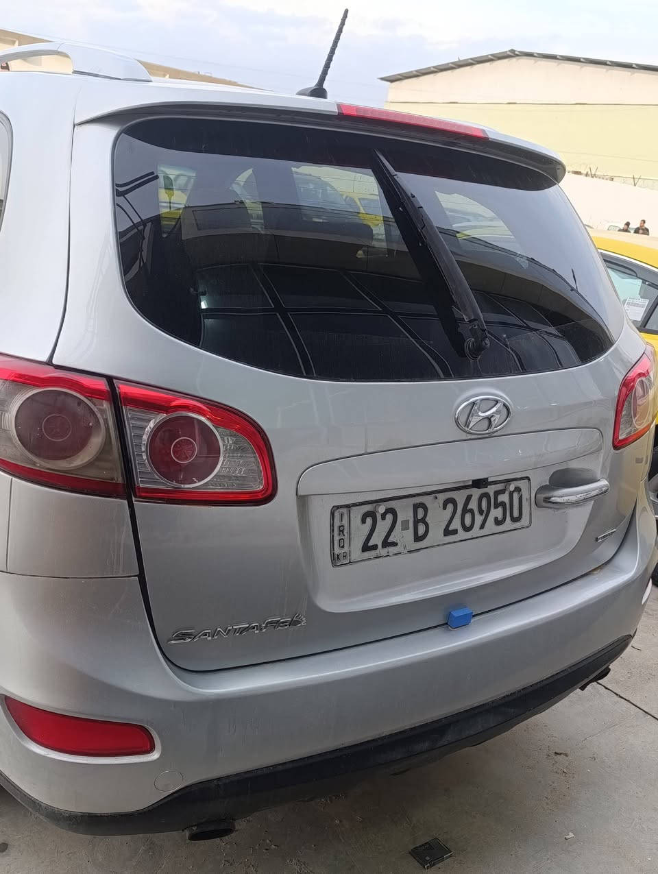 السلام عليكم سنتافي موديل2011سبعه راكب محرك 6 طخم تايات جديد محرك كير شرط رقم اربيل جديد شرط التحويل سياره مصبوغه عام بدون كص شرط سياره كلش حلوه
اخواني مكلف بل نشر 
السعر 105ومراوس حسب القناعه 
***********
***********
