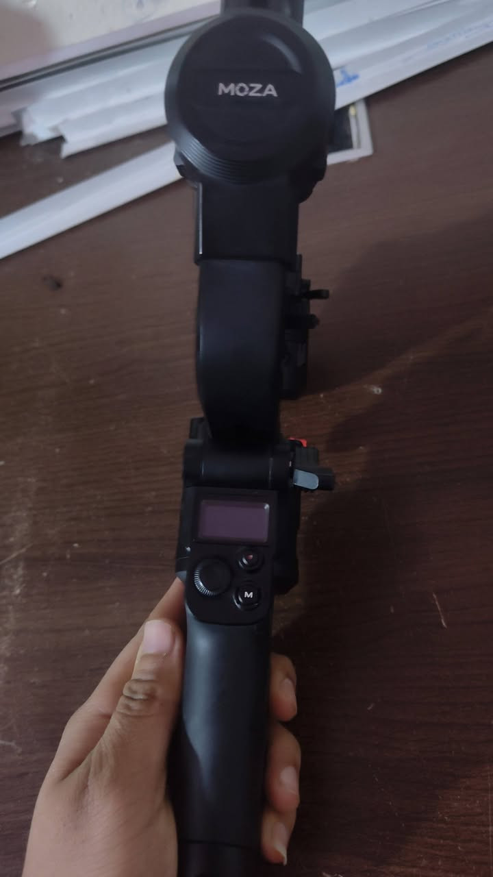 روني للبيع روني moza إيركروس3
يحمل وزن 3
يربط على جهاز 
مميزات كلش حلوه 
ليريده يطي سعر وبل عافيه عيله 

***********
