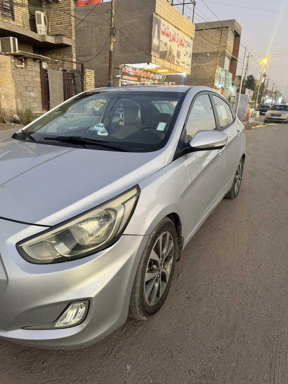 السلام عليكم اكسنت 2016 بلو كامل المواصفات باسمي تحويل ثاني يوم سياره جديده مناقصهه اي شي السونار مرفق مع الصور 
السعر ١١٠ مع المجال البسيط 
***********
***********
