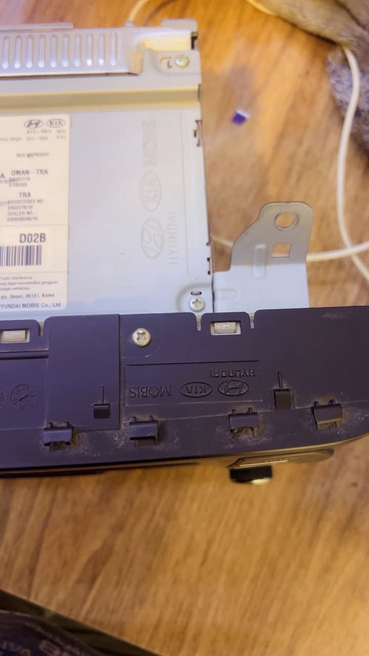 سلام عليكم شاشه كيا صول للبيع كها شغاله او جديده 
اصليه مال الشركه اني فتحتها من سيارتي اصليه 
كلها ختم السعر 150 الف مكاني بغداد جميله ***********
