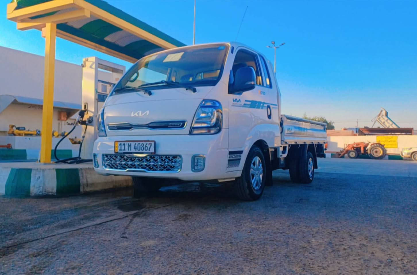 السلام عليكم كيه 2700 موديل 2025 رقم بغداد مكفوله كفاله عامه ماشيه 4000 سياره جديده بمعنه الكلمه بدون محجر السعر 175 وبيها مجال بسيط جدآ مكان السياره بغداد السياحي رقم الهاتف ***********
