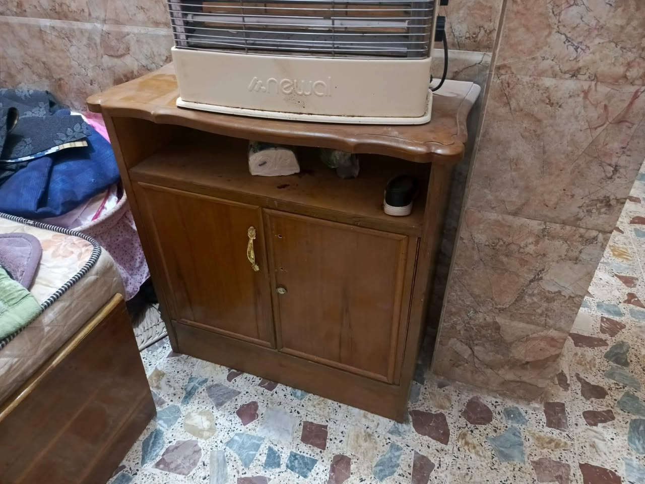 أغراض بيت كلمن وسعره للتواصل على هذا الرقم ***********
