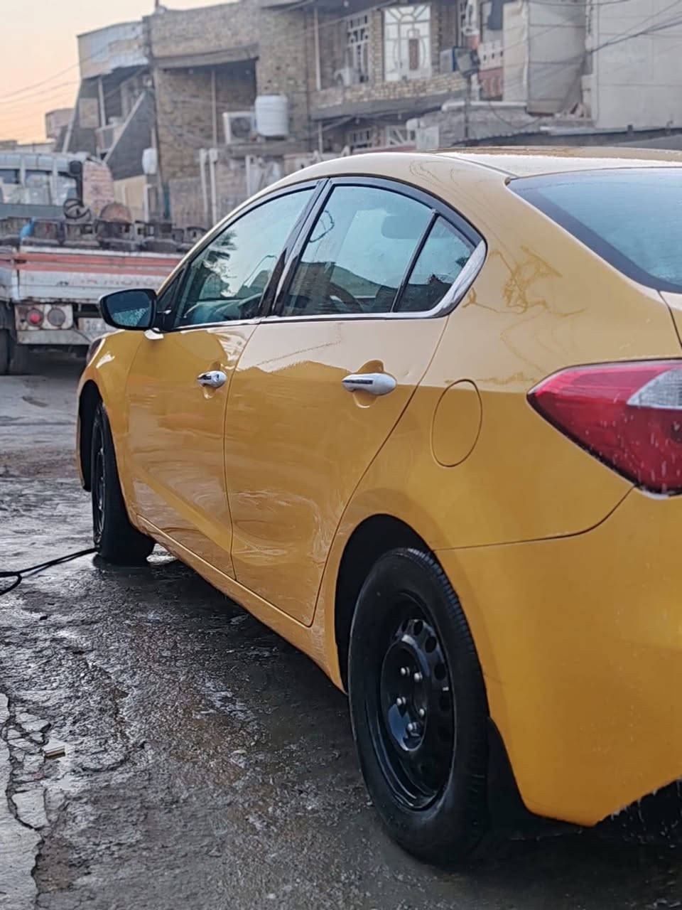 سلام عليكم كيه فورتي موديل  2015 سياره جاهزه ترايك وين متريد واردامريكي قبق بانزين تخم تاير دوشمه جديده مثل مموضح بالصوره ممتواجد عل فيس ***********
