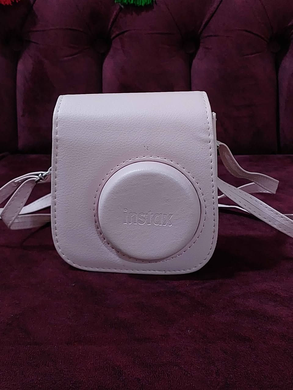 به س ٢٠ تسير بي هاتيه كرتن اوربيه كه له باقزه ٨٠ هزار و مجال كيم جهي من سيميل 
كاميرا  instax mini11 أوروبية إستعمال فلم واحد يعني ماخوذ بيها ٢٠ صورا بس نظافة 99.99% ٨٠الف و بيها مجال مكاني سيميل دهوك, العراق


**إذا كنت صاحب هذا الإعلان وتريد حذفه لأي سبب، رجاءا أرسل رسالة إلى الدعم الفني**