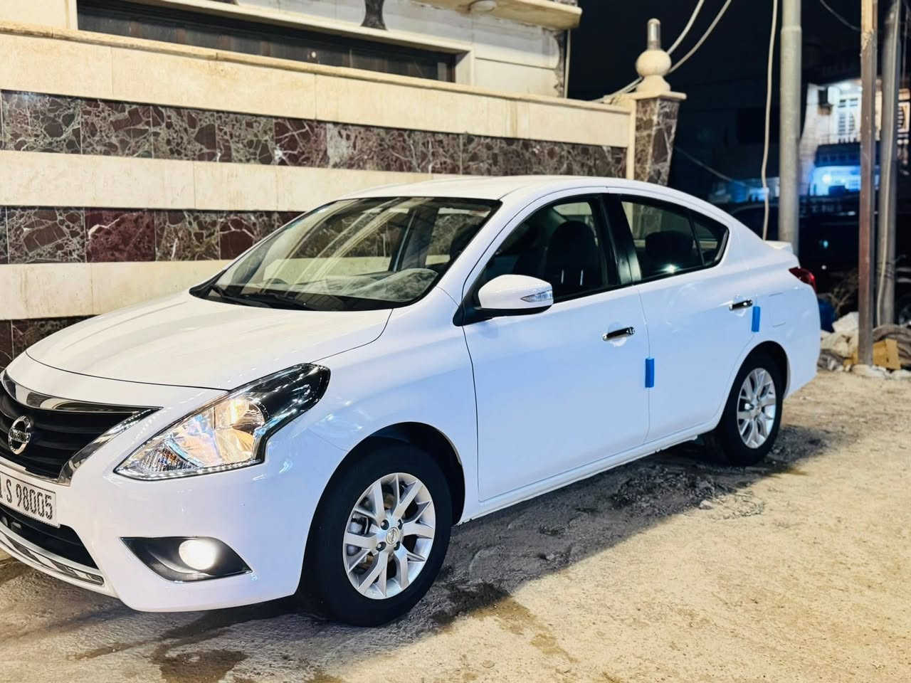 السلام عليكم نيسان صني2023 
السياره فول مواصفات تختلف عن العاديه
1:بصمه تشغيل وابواب
2:اشاير بالمري زائد مري شفط
3:شاشه بلاديه تدعم الكار بلي
4:تبرير شاشه تحكم كامل
5:كيجات عدد ثنين منفصله وكيج حماوه
6:قطعتين تبريد 
7:ويل كب
السياره مدوشمه دوشمه كامله درجه اولى وارضيه مدوشمه جلد

ورقم بغداد اب اسمي الرقم جديد تحويل مباشر وقليل رقم بغداد تجي مكفوله من الضربه والصبغ والبارد والشخط بس رصعه صغيره وعلى وضعهة وكير ومكينه وحداديه على وضع الشركه السياره بس طابكه ونصبه وجديده وجاهزه وعلى ايدي من زيرو ماشيه ٢٤ الف حقيقي 
السعر ١٢٧ ورقه وبيهة مجال والسياره فول تختلف
مكاني بغداد حي اور للبيع فقط
***********
