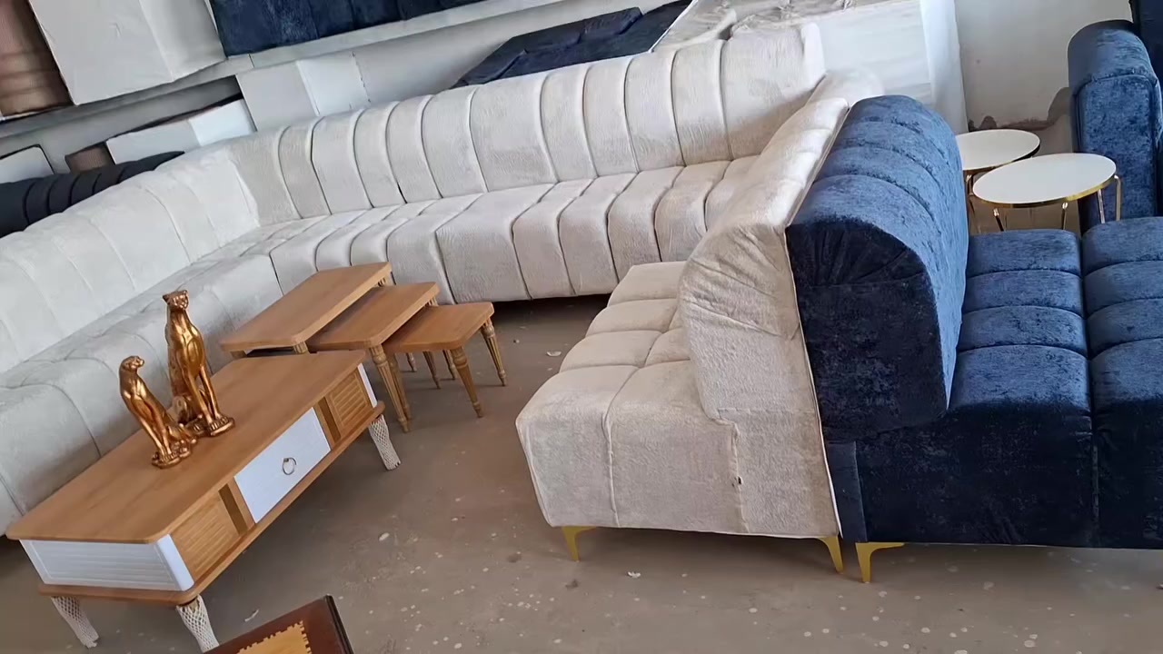 اسلام عليكم ديوان 11مقعد جديد غير مستعمل تسكام  بلوك اسود سفنج مميز اقماش خاولي شغل درجا اولى الحمزة الغربي واكو توصيل ***********
