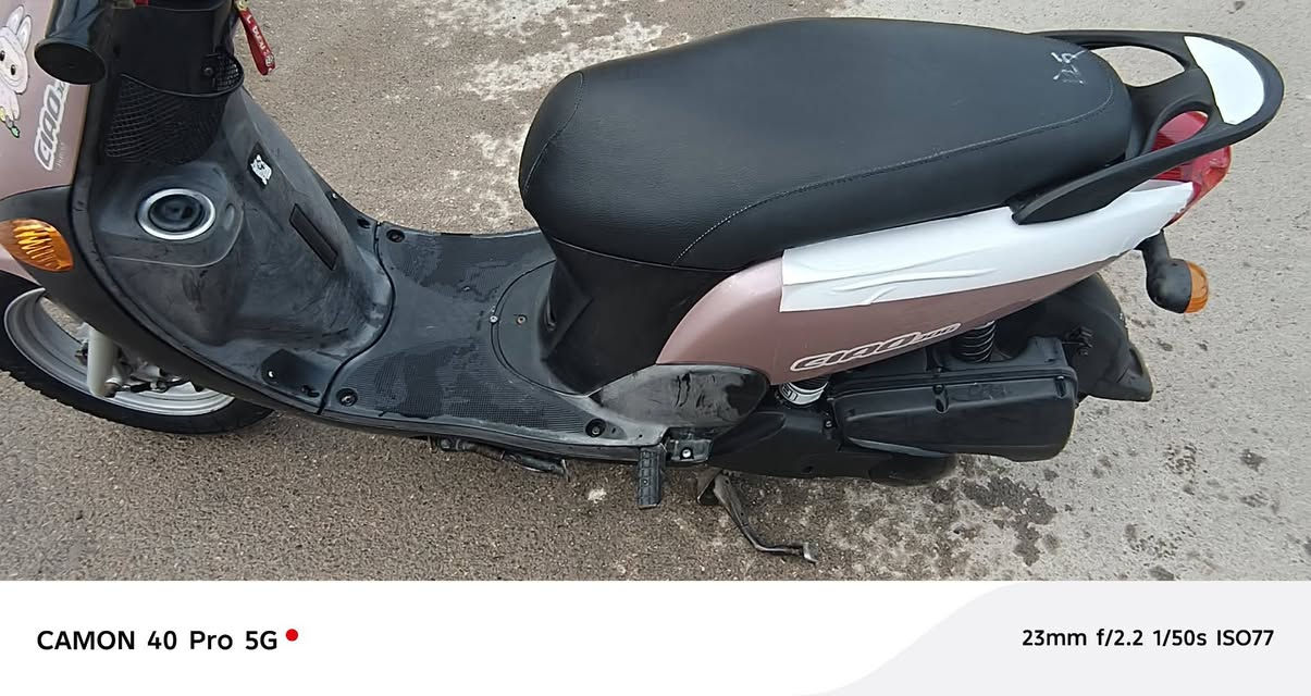 السلام عليكم دراجة فله بعدهة جديدة كهربايات كلهة شغاله المكينة كفاله برغي ما مفتوح من المكينة السعر خاص او الاتصال على الرقم ***********
