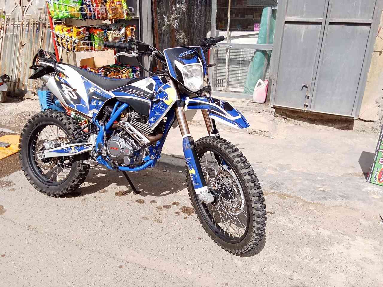 السلام عليكم قفاز للبيع موديل 2025
نوع CRX حجم المحرك 300 دراجة جديده مكاني بغداد مدينه الصدر السعر 1450 شراي يتصل ***********
