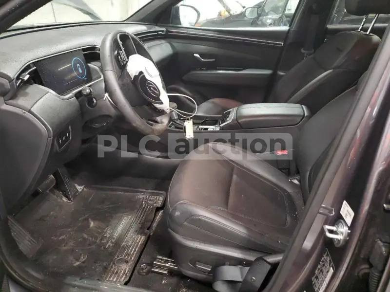 توسان 24 حادثها موضح بالصور فئة XRT
داخل أسود 

محرك 2500

تدفئة بالكشنات 

رادار 360

مانع انزلاق 

مانع انحدار 

(راكات اصلية من الشركة

ودوسات اصلية من الشركة) لأن فئة رياضية 

رقم بغداد 

بيها تبديل بنيد وصبغ 

وبارد بالجاملغ صور الحادث موضحة 
ايرباك راجع سستم والأحزمة سستم تبديل 

مكانها بغداد 

السعر 190 ورقة

***********
