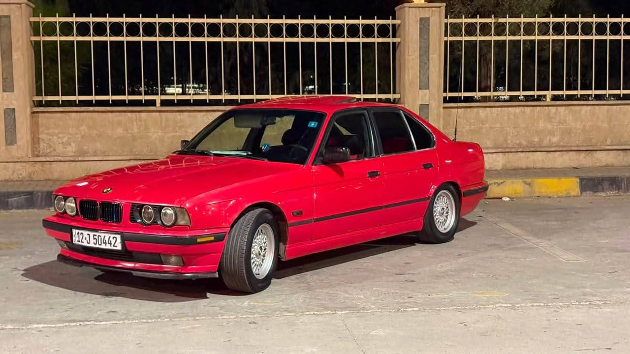 سلام عليكم بي إم للبيع فقط
موديل 1993

تأخذها من الشرعي السعر 55 وفيها مجال قليل

مابيها صبغ 

تبريد شغال 

مكينة وكير شرط 

دوشمة جديدة 

سيارة مال بيت حيل حلوة 

***********

***********
