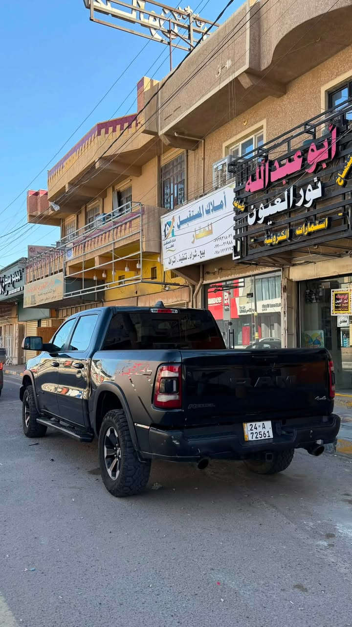 دوج رام 2020 مواصفات ريبيل
السيارة ماناقصها شي حلوة وناصبة مواصفاته نص فول  
وكل التفاصيل موضحة بالصور 
رقم دهوك بأسمي 
مكان السيارة تكريت 
للاستفسار : ‭ ***********‬
السعر : 295$
