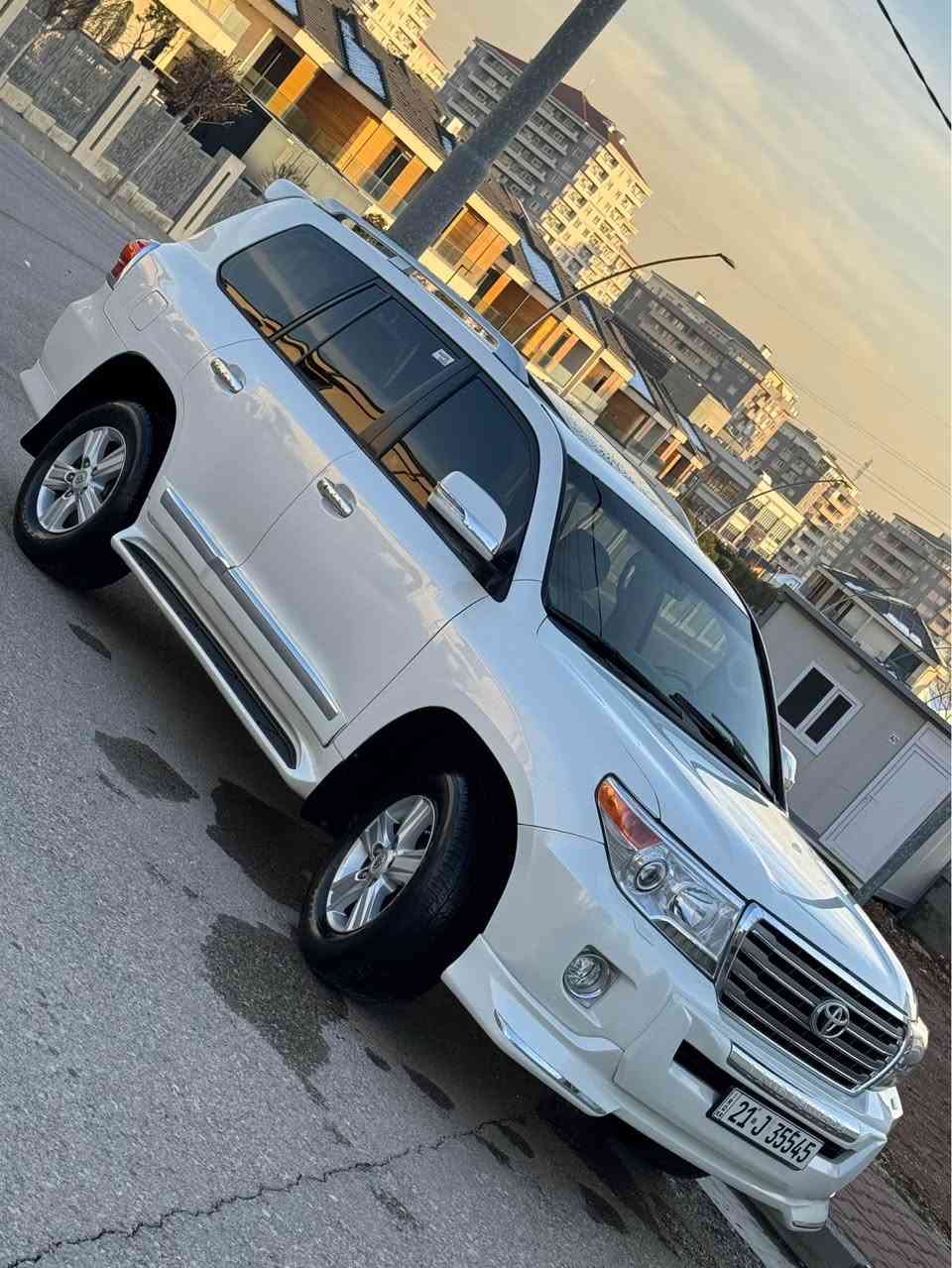 وه‌نه‌وشه‌ مۆدێل ٢٠١٣  بێ بۆیاخ سلاید سه‌لاجه‌ ئیكۆ ناوزه‌رد ١٥٠ هه‌زار رۆشتوه‌ ٦ بستۆن گێرو مه‌كینه‌ی نه‌كراوه‌ته‌وه‌ به‌شه‌رت سه‌نه‌وی تازه‌یه‌ نرخی ٣٥٠ و معامه‌له‌
*********** 
*********** ڤایبه‌رو واتسئاپی له‌سه‌ره السليمانية, العراق
