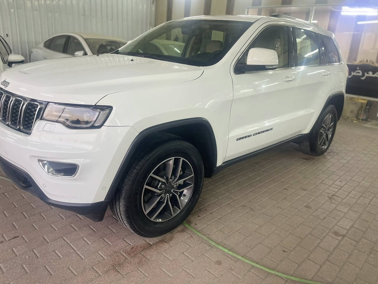 جيب لاريدو.  جديده. موضح. بسونار.  خليجي. مكينه 3700. جديده سياره.  فتحه. كشن. كهرباء. سعر. 260  وبيهه مجال.  عنوان. بغداد ***********شراي. يتصل
