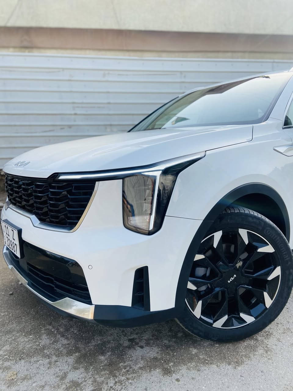 السلام عليكم
سياره للبيع كيا سورنتو موديل2025 السيارة خليجيه مكفوله كفاله عامه من الضربه والصبغ  السياره خاضعه لضمان الشركه الدولية … 
رقم بغداد الدولي الجديد … السياره ماشيه 23 الف 
السياره فول سته سلندر V6 
المواصفات: 
بصمه 
دخول ذكي
تشغيل عن بعد 
سايد بريك دكمه 
ويل 20 
كشنين كهرباء 
كير ماوس 
تحكم استيرن جهتين 
شاشه متصله 
تبريد بيانو  
3 قطع تبريد
كاميرا عدد2 اماميه خلفيه 
باب الخلفي كهرباء 
مري شفط 
درايف مود 
اوتو هولد 
مانع منحدرات 
مانع تزلج 
حساسات اماميه خلفيه اصليه 
مكاني بغداد مدينه الصدر وهذا رقمي ***********
