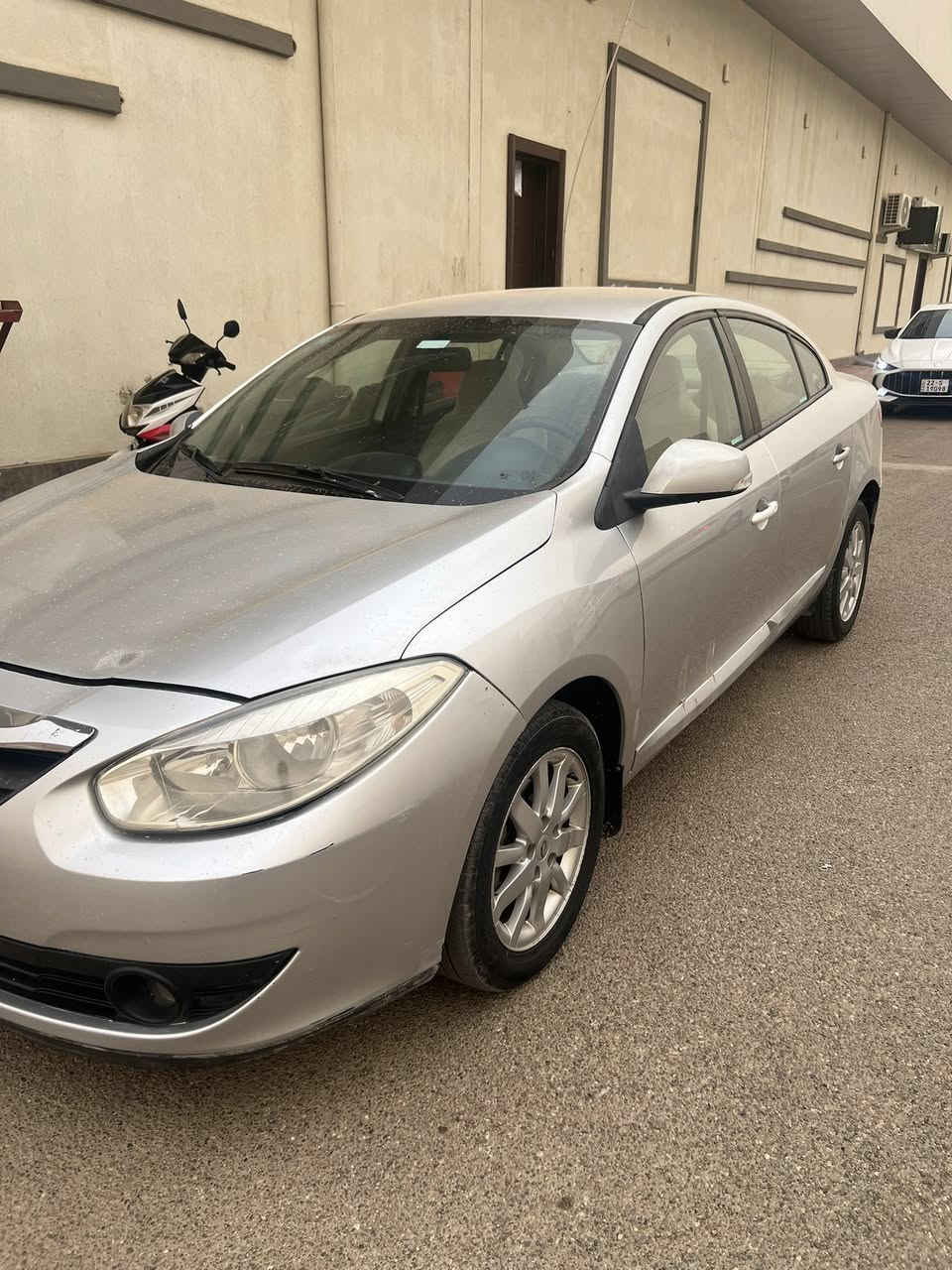 من رخصة الادمن سامسونك sm3 ٢٠١٠ كير ومحرك بلادي نيسان لاتنقيص ولاتبخير بيها جاملغ خلفي صبع وبارد جاملغ امامي تبريد شغال حداديه جديده رقم انبار تحويل مباشر سنويه لحد ٢٠٣٠  مكان السياره رمادي السعر ٦٢ وبيها مجال للاستفسار ***********
