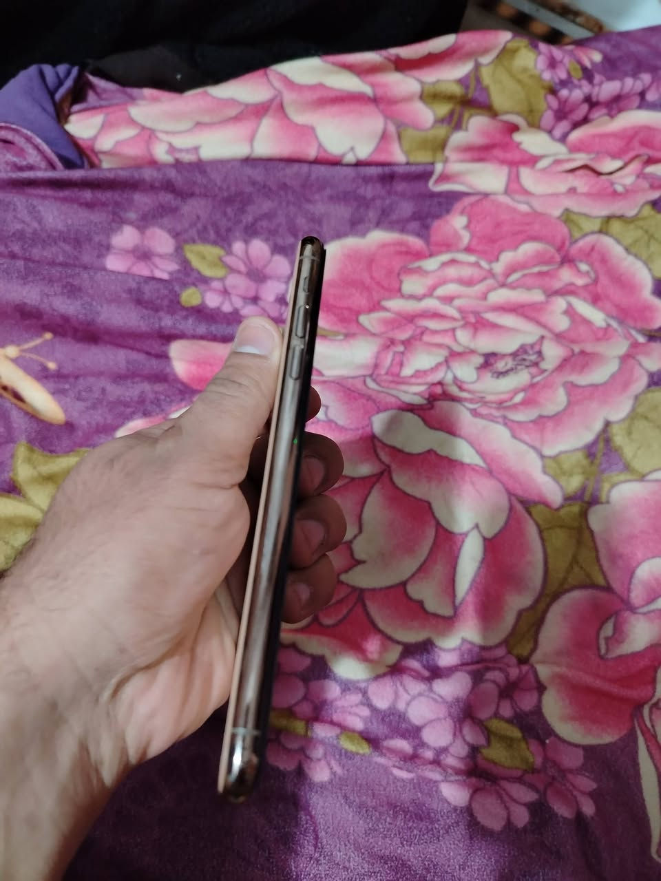 السلام عليكم عندي تلفون ايفون 11 برو ماكس البيع مبدله شاشه نظيف كلش ***********
