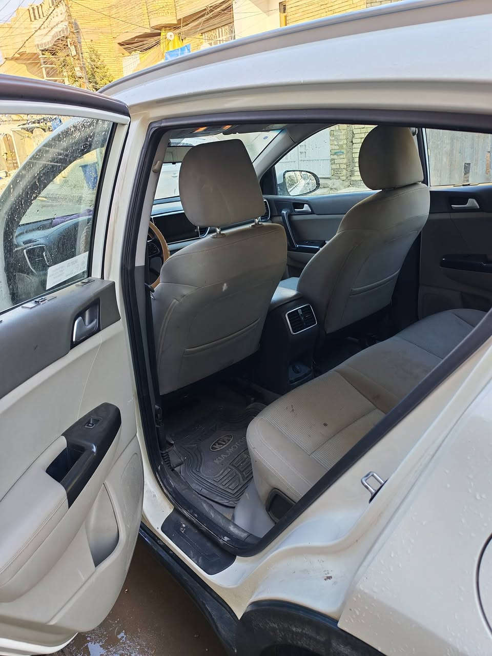 السلام عليكم كيا سبورتج خليجي 2017 للبيع نص فول بيها الباب الجنطه مبدل ***********
