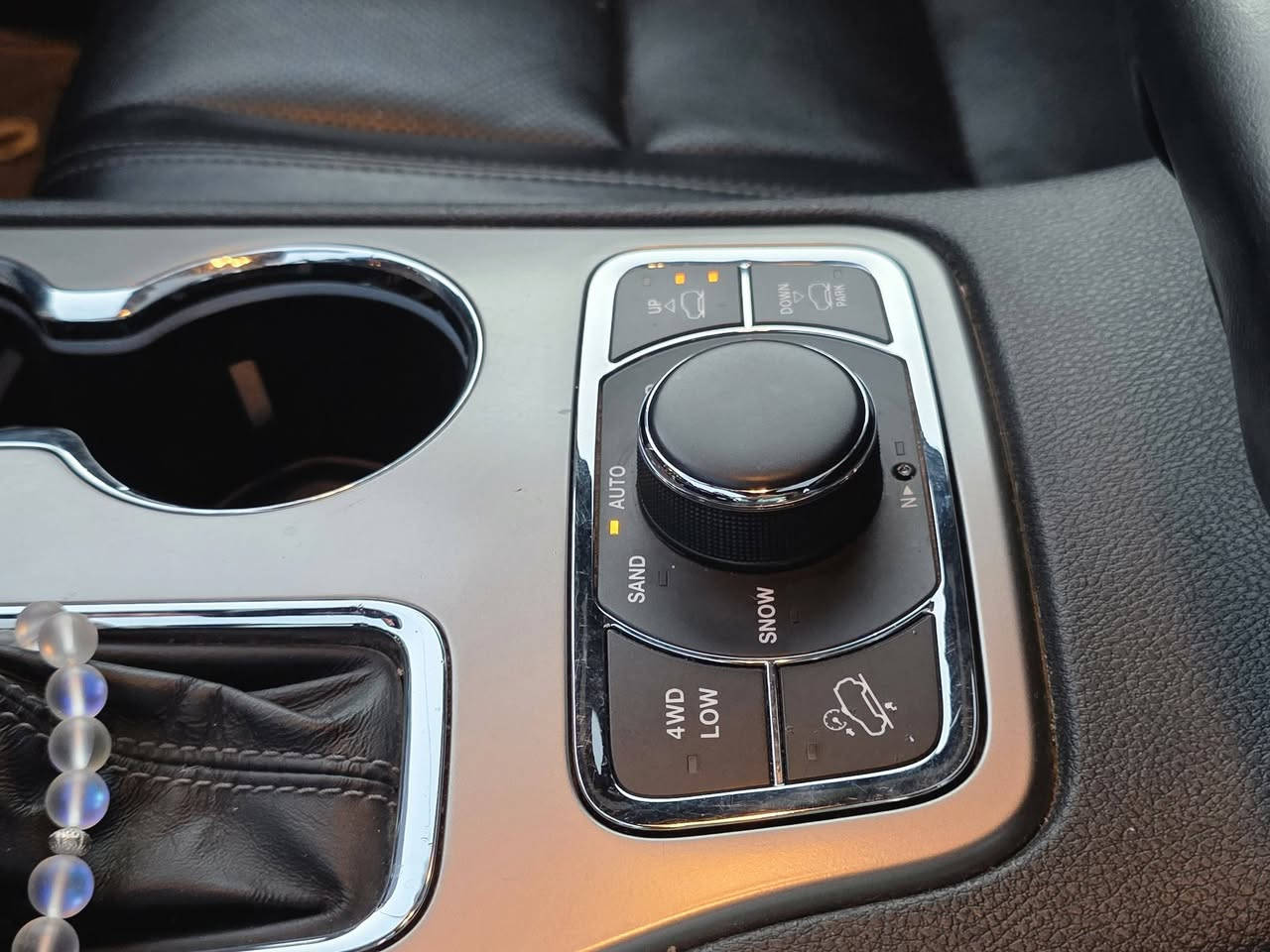 للبيع جيب اوفرلاند 2021

صبغ قطعتين
ماشيه 63

 فول مواصفات ١/١ اوفرلاند  جكات  

رادار جانبي نقطه عمياء 

سياقة الاليه مع تحديد المسار 

داخل اسود    

حجم المحرك: 3600

فور ويل 4/4 ماوس 

دبل سلايت بانوراما 

تشغيل عن بعد 

شفتات ستيرن 

جنطه كهربائي شفط 

دبل كزوز خلفي 

حساسات اماميه + خلفية 

بصمه تشغيل بصمه ابواب

سستم صوت 12 سماعة هارمن كاردون  

دمامي خلفي بلصندوك

قطعتين تبريد ثلج 

كشن خزن ميموري 3 وضعيات

 مقاعد جلد اصليه  كهرباء (تدفئة+تبريد) 

 كشن خلفية تدفئه

تدفئه بلاستيرن 

سيدي بلجكمجه  

مري  شفط 

مري قلاب ويه ال R

يدات ستيل اصل 

الداخل صاج ملكي  

 نظام_خرائط(نظام ملاحة)_Navigatio

 كامرة خلفية دوارة اصلية

 استيرن كهرباء +  تدفئة

 فول تحكم استيرن (جهتين امامي + جهتين

 مري _جانبي_تدفئة مرايا_جانبية_حساسة_للضباب_تعمل_

تلقائياً + اشارة بالمري 

 لايت عدسة زينون يصعد وينزل ويه الستيرن 

كشافات زنون 

زراكات لايت 
بصمه
السياره جديده بمعنئ الكلمه 
رقم بغداد بسم

للاستفسار / 0776164053 السعر 210


**إذا كنت صاحب هذا الإعلان وتريد حذفه لأي سبب، رجاءا أرسل رسالة إلى الدعم الفني**