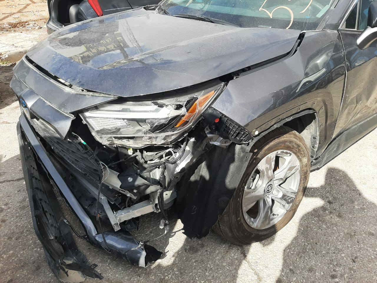 هايبرد ٢٤
السيارة حالياً بالميناء بالبصرة وسعرها ١٧٥ فقط ، حادث بسيط وبدون إرباك 
باقي التفاصيل اتصل ***********
