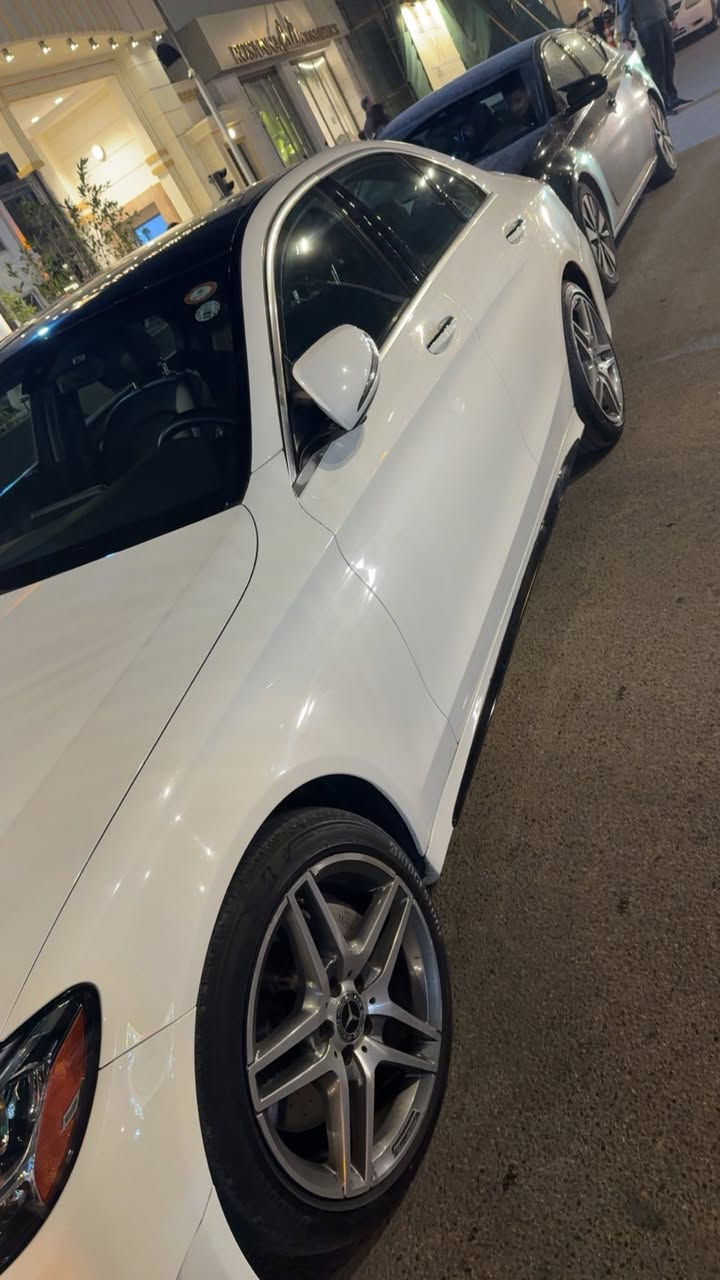 سلام عليكم
مارسدس  c300

السيارة كلين وارد كندي السياره فول موصفات ماشيه 70 كيلو 
رقم اربيل السيارة جدا جدا نضيفة السعر 28500$

***********
