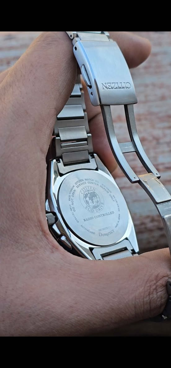 ساعة سيتزن مواصفات عالية ونظافة عالية شرط الفحص السعر 250$ المهتم يتواصل خاص او واتساب *********** بغداد, العراق
