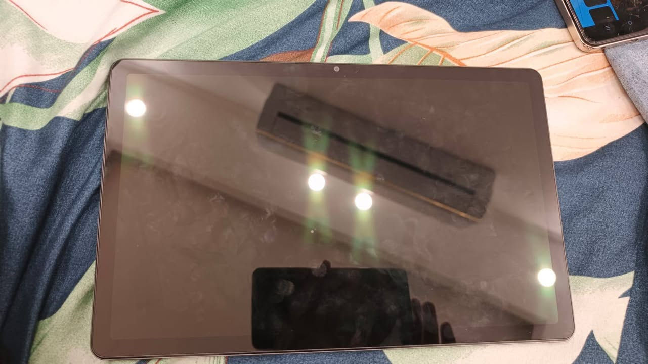 لينوفا تاب 2022 مع كامل ملحقاتة جديد ما مستعمل فقط مفحوص
ايباد حديث 
ذاكره 128
يشغل بوبجي 60 فريم fps
ينزل بيس 
شحن سريع
بي شريحة سيم كارت
السعر220 ألف بي مجال
العنوان بغداد الزعفرانية ألاربع شوارع 
لل استفسار والتواصل على الرقم التالي واتساب فقط ***********
متوفر توصيل توصيل محافظات 5 ألاف
