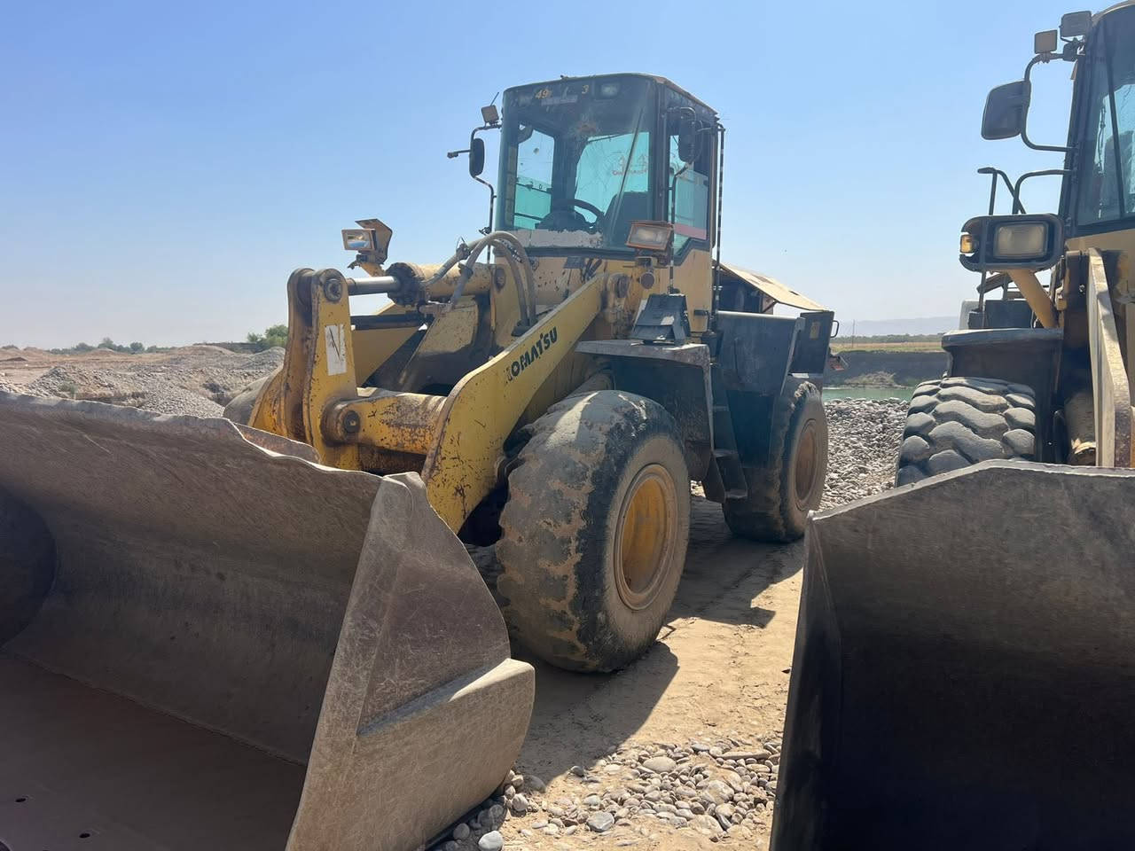 السلام عليكم شفل للبيع كاموتسو موديل98 شغال بي بس مضخت رفع ضعيفه عنوان صلاح الدين ***********
