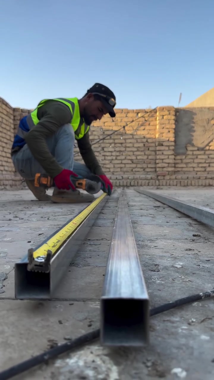 �☀️ تم بعون الله تجهيز وتنصيب منظومة طاقة شمسية متكاملة الى الاخ سجاد نبيل /قضاء الدغارة /قرية الحاج حسن

✅ منظومة 10 أمبير ليلي نهاري مصممة لتوفير طاقة مستقرة وتشغيل الأحمال بكفاءة عالية على مدار الساعة.

⭐ مميزات المنظومة:
🔹 بطارية عالية الكفاءة بضمان 5 سنوات.
🔹 انفيرتر بمواصفات متطورة وضمان 5 سنوات.
🔹 ألواح شمسية بضمان 15 سنة وأداء ممتاز في مختلف الظروف الجوية.

💡 تخلص من مشاكل انقطاع الكهرباء وارتفاع تكاليف التشغيل، واستثمر في طاقة نظيفة واقتصادية تدوم لسنوات.

📞 للحجز والاستفسار وتجهيز جميع أحجام المنظومات المنزلية والتجارية، راسلنا على الخاص.

طاقة شمسية اليوم… راحة وأمان لسنوات قادمة. ☀

للتواصل 
مهندس حمزة:***********
مهندس عباس:***********
