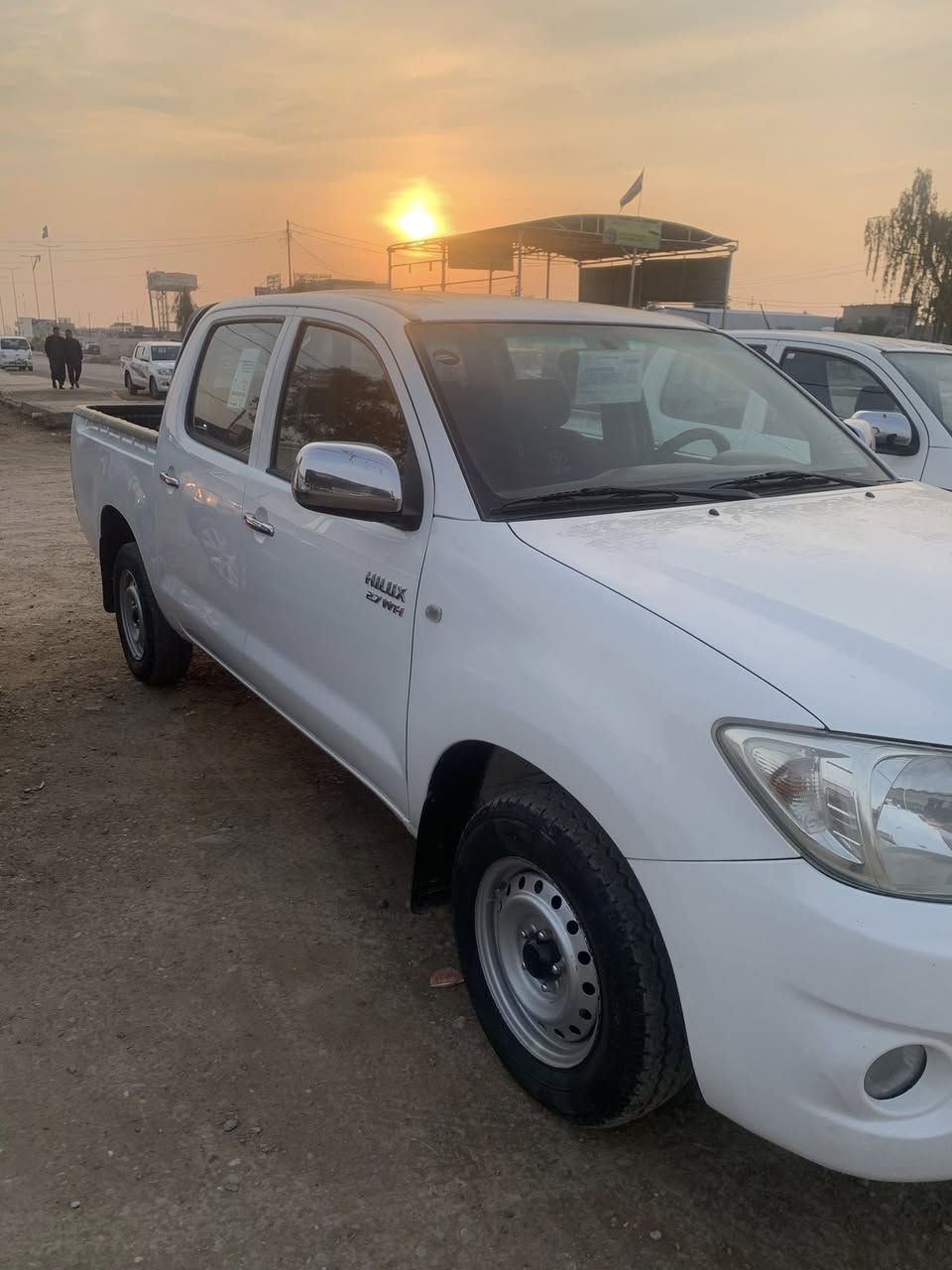 السلام عليكم تيوتا هايلوكس موديل 2011 شاصي ١٢ كير عادي رقم بغداد سنويه ل ٢٠٢٨ نفاذ كفاله عامه السياره فقط رصعتين بيه تدفئه تبريد كله شغاله  صدر تخم تاير حداديه كله كفاله محرك شرط بدون صرف بخار كشن متصل مكان ديالى بعقوبه للاستفسار 
***********
