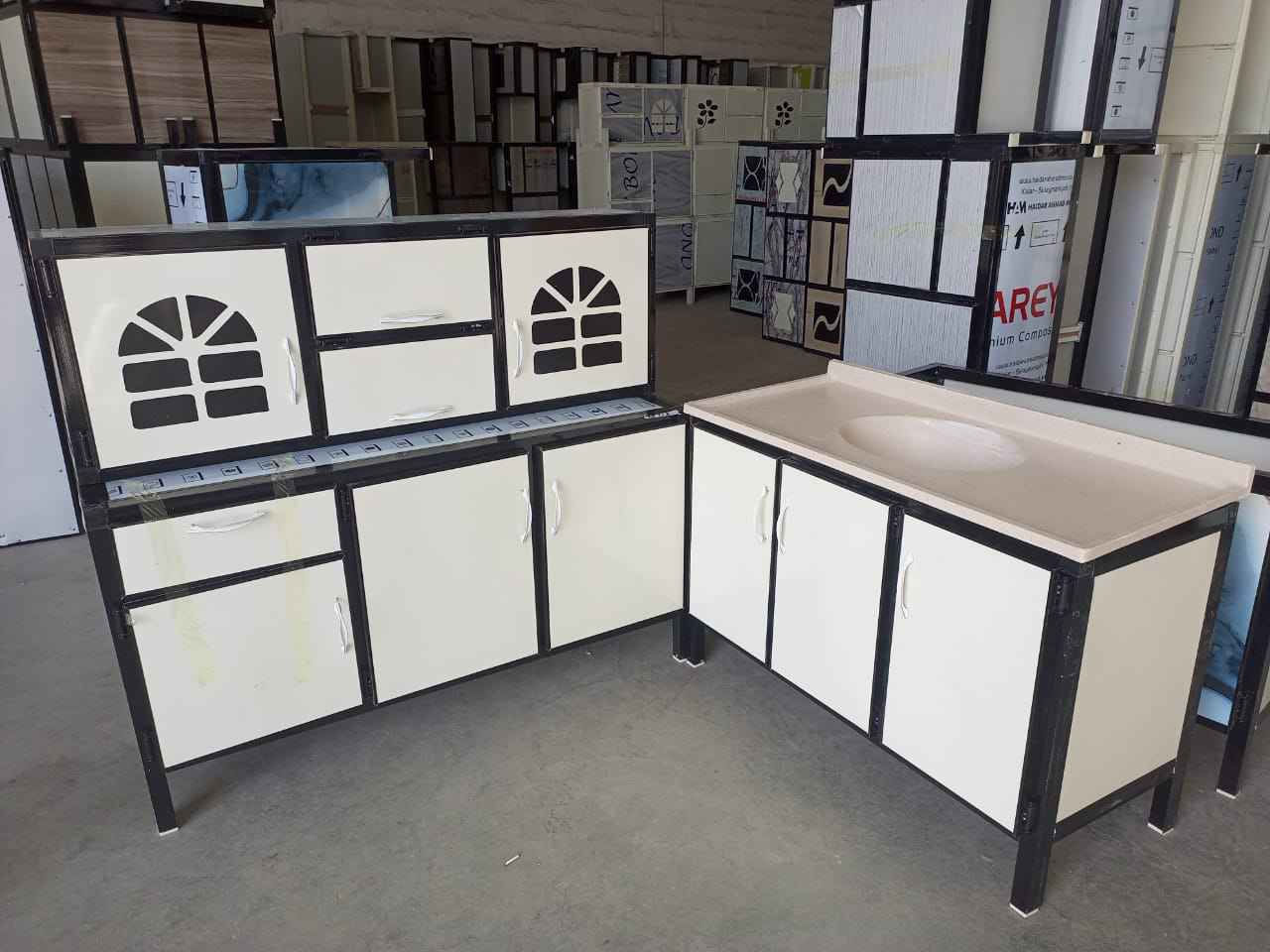 كاونتر مترونص  ارضي.وملحق مترونص  

وسنك متر و 20 سم . 

التوصيل لكل المحافضات بغداد, العراق


**إذا كنت صاحب هذا الإعلان وتريد حذفه لأي سبب، رجاءا أرسل رسالة إلى الدعم الفني**