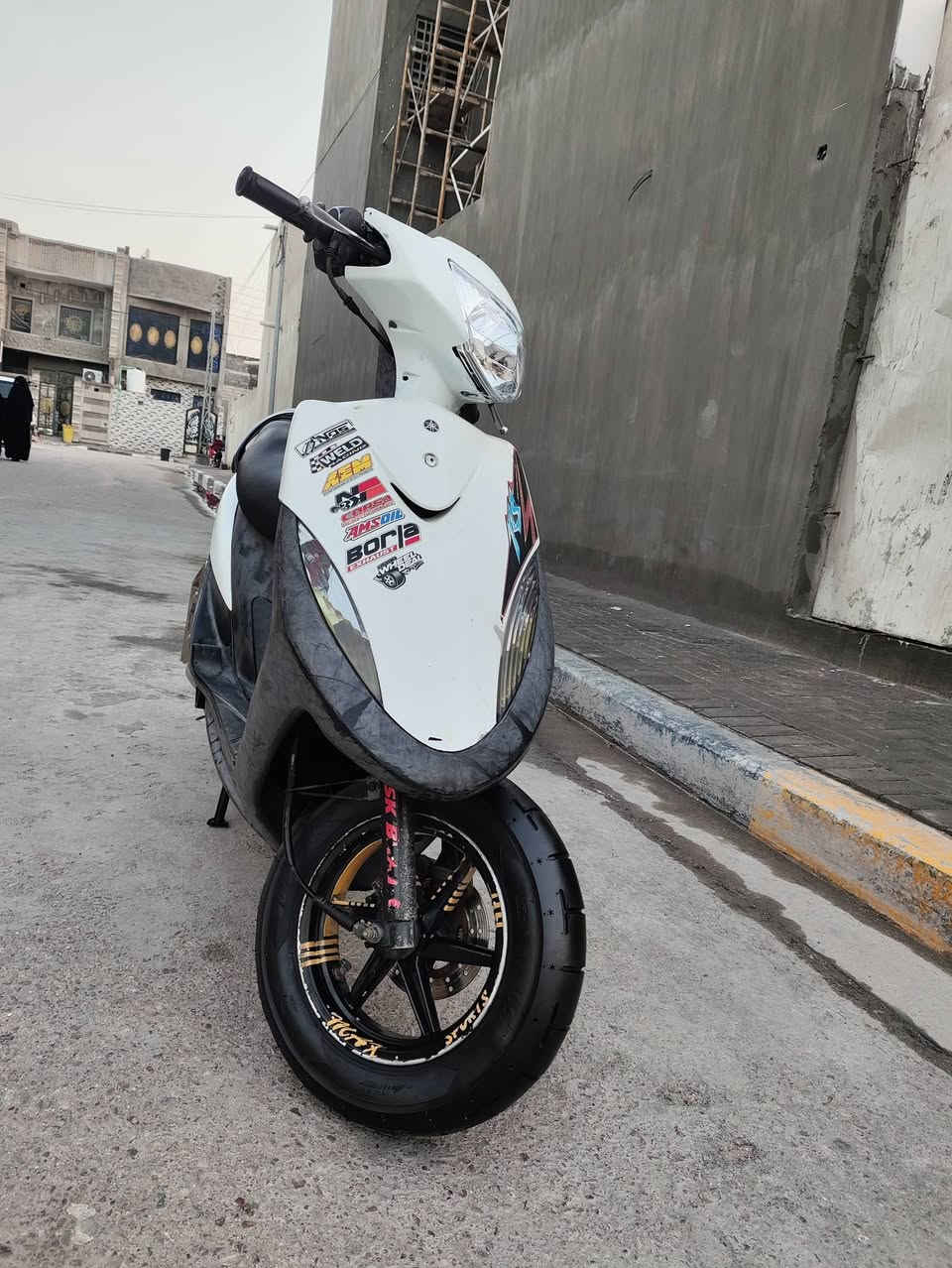 ماكس عدله ياباني جديده ما مفتوحه ضمان سنه اذا مفتوحه جيب مصلح وفحص سلف هندر شاير  لايت عالي ناصي سكنات كهربائيات كلها شغاله اي نقص ماكو بوشه49بلاد مامفتوحه شلعه ومشي ونعومه كفراتها بلاد امختمات نفس الختم كزوز صجمه سن ستيل ويكلب نجمه +تخم تاير جلاتين اصلي سعر 800 وبيها مجال حق الجيه فقط الاستفسار *********** أو متواجد وتساب مكاني بصره حي شرطه قرب المعارض مال سيارات جديده مقابيل حيانيه
