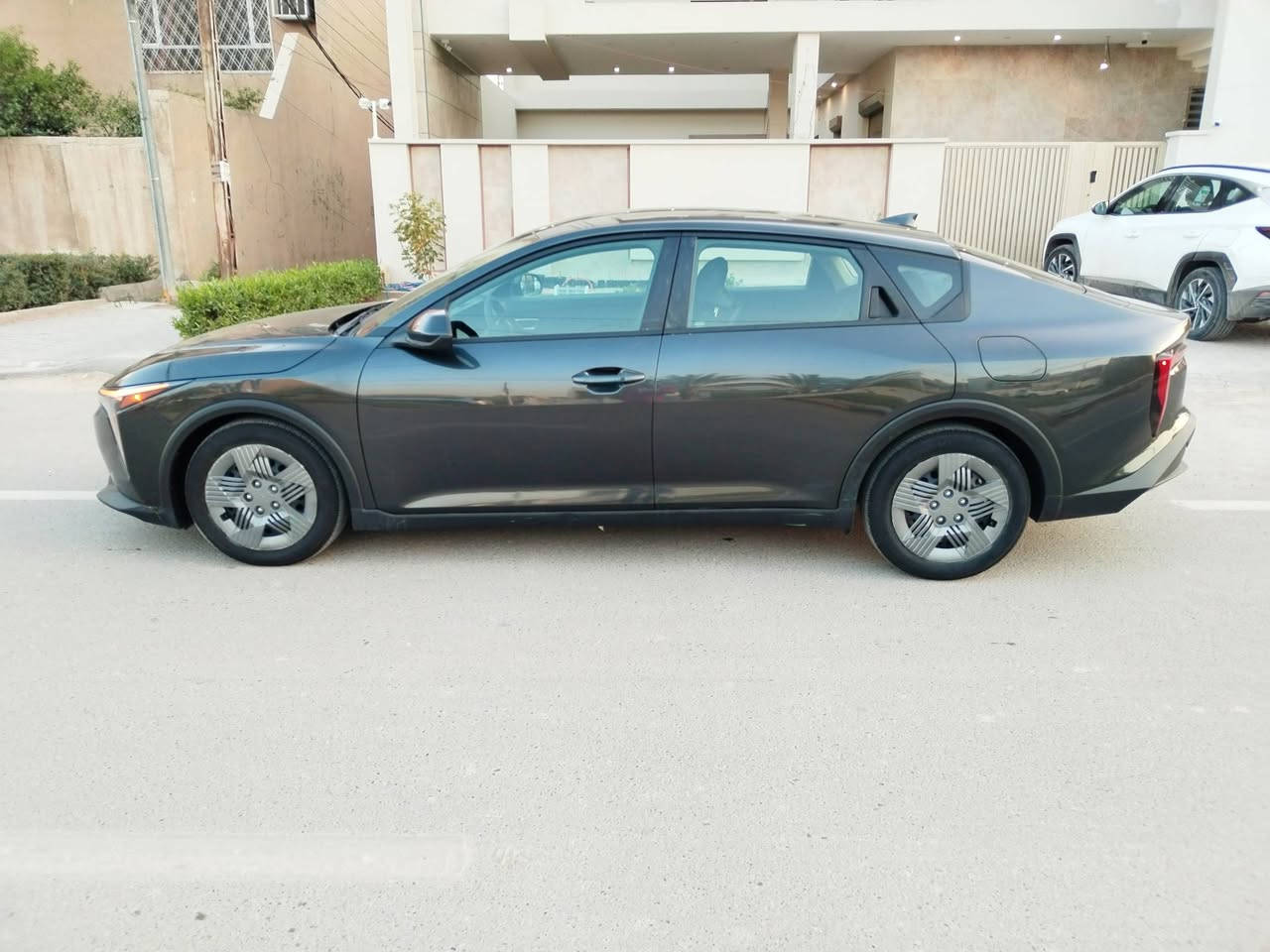 السلام عليكم K4 لون نفطي
موديل 2025  
وارد امريكي 
ماشيه8000 بدون صبغ بدون ايرباك.
مواصفات نص فول 
شاشه كبيره ،تحكم ستيرن، بصمه،تشفيل عن بعد،دخول ذكي،سايد بريك بصمه،قياده ذاتيه،تحكم كامل عن طريق الشاشه ،مكينه2000دوش
مكاني بغداد الكرخ 
السعر 180 
***********
