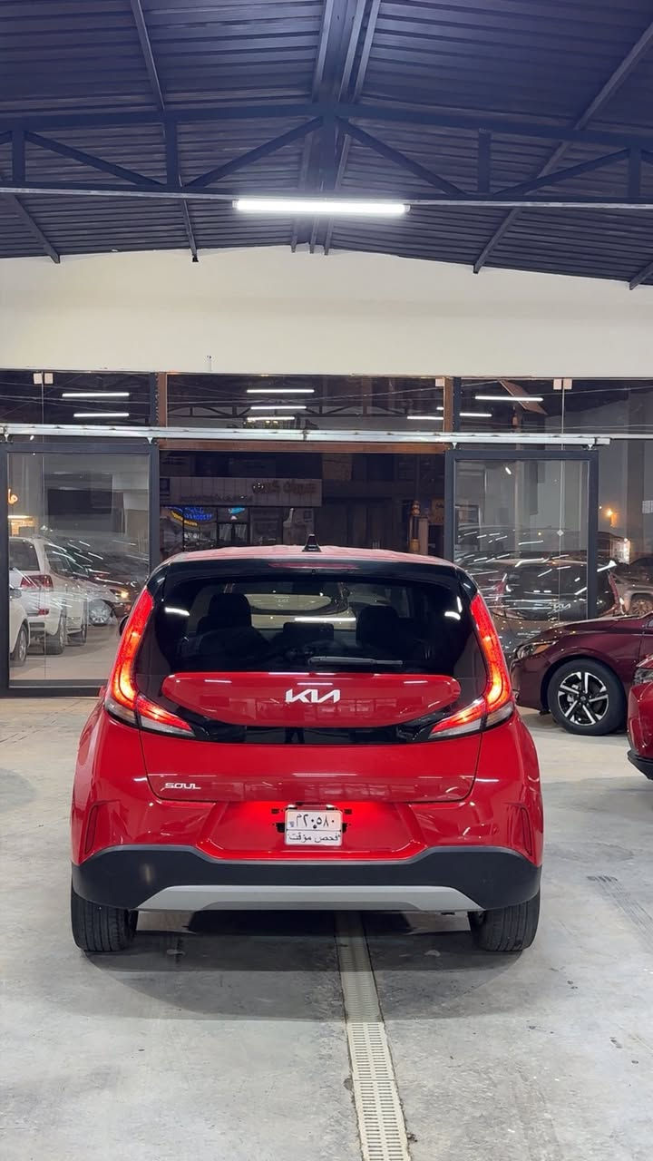 متوفر داخل صالة عرض شركة ( نجوم السواحل ) ✅
كيا صول 2024 فئه S دخول جديد 
حادث السياره گما موضح بالمنشور ( صبغ بنيد + صبغ باب خلفي ) 
بدون أيرباك 📍
1- شاشه كبيره 
2-ردارات جانبيه 
3-كامرا خلفيه دواره 
4-رادار أمامي 
5-تحديد مسار
6-أيقاف ذاتي 
7-مود درايف ( متعدد القياده ) 
وباقي المواصفات المعروفه 
معروضه 148 بيه مجال بسيط 
للأستفسار أكثر زورونا الى موقع الشركة 
بابل-حي الطياره - قرب شركة آسياسيل
او الأتصال ع الارقام التاليه 
*********** / محمد الحميري 
*********** / علي الجبوري
