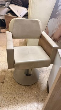 كرسي ومري ثنين ومغسلة للبيع 07847772161