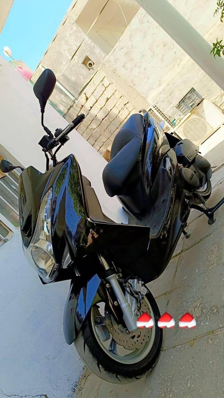 ماشاء الله مكفوله حتى من الشخط صارله كم شهر من نزلتها حاويه من معرض عمار ياسر دهن موتل وبانزين سوبر
سبب البيع حصلنا سياره 
اليريدها يدلل ديوانيه ويوجود توصيل


**إذا كنت صاحب هذا الإعلان وتريد حذفه لأي سبب، رجاءا أرسل رسالة إلى الدعم الفني**