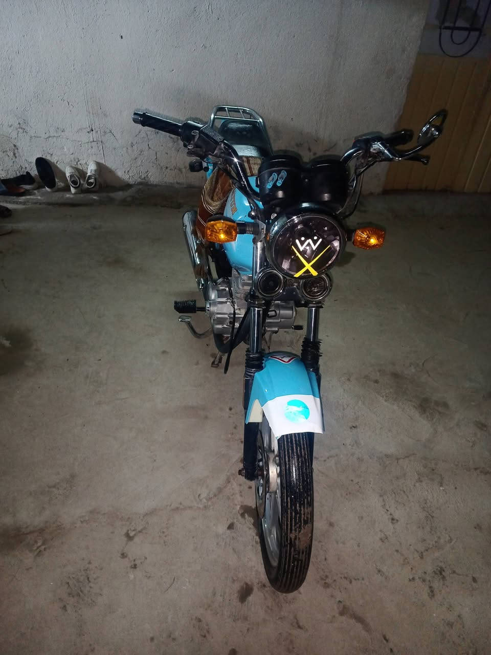 سلام عليكم شباب دايون عضم مديل 22 دراجه نضيفة ومكينتها حلوة سعر 900 وبيها مجال مكاني حله 
***********
