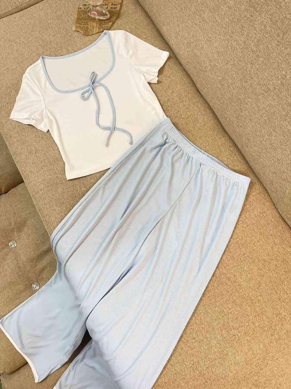 نبدي بموسم الدلال والرحه والاناقه☀️
تراك بيتي قماشه قطني مطاط ناعم ومريح 🫦✨
للاستفسار خاص اسعارنا ما تتجاوز 10 الف 
كخشي ودلعي نفسج بل بيت 😍


**إذا كنت صاحب هذا الإعلان وتريد حذفه لأي سبب، رجاءا أرسل رسالة إلى الدعم الفني**